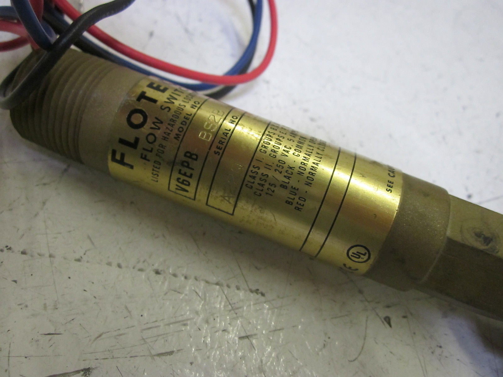 FLOTECT V6EPBBS2B FLOW SWITCH 125/250VAC *USED*
