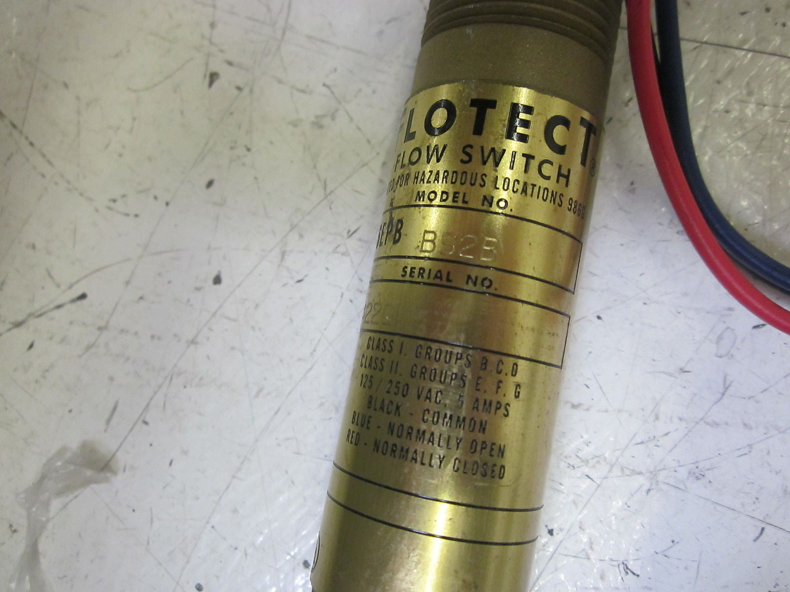 FLOTECT V6EPBBS2B FLOW SWITCH 125/250VAC *USED*