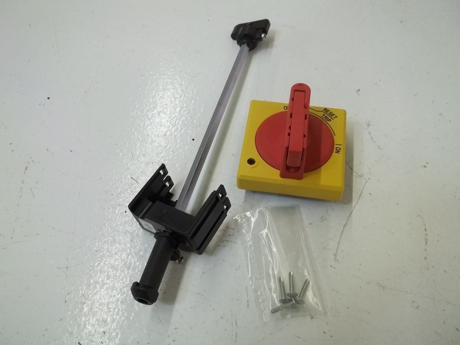 FUJI ELECTRIC BZOVYRL MANUEL MOTOR STARTER *NEW NO BOX*