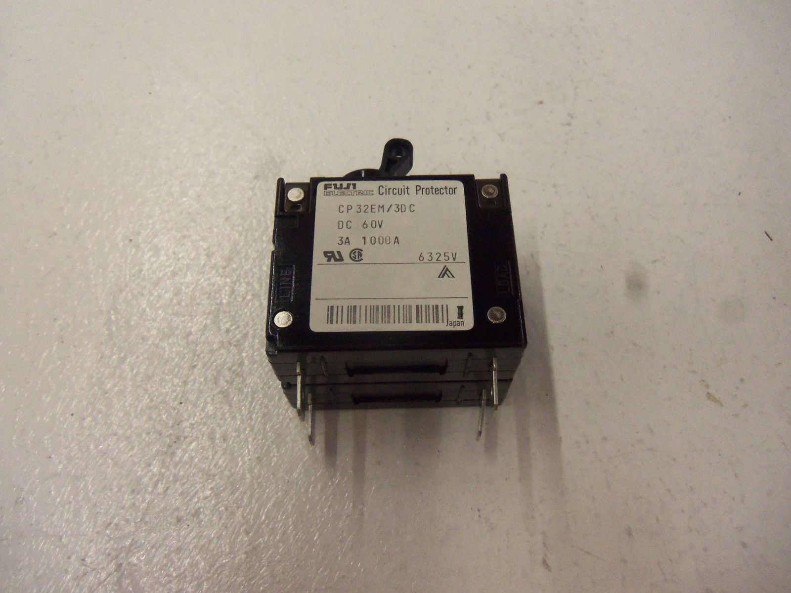 FUJI ELECTRIC CIRCUIT PROTECTOR CP32EM / 3DC *NEW NO BOX*