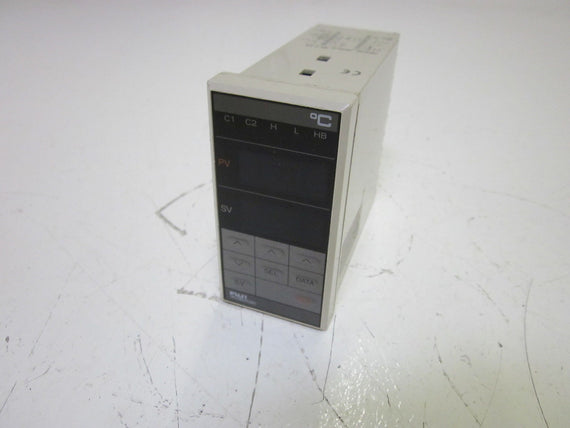 FUJI ELECTRIC PYZ5TAY2-1Y TEMPERATURE CONTROL *USED*