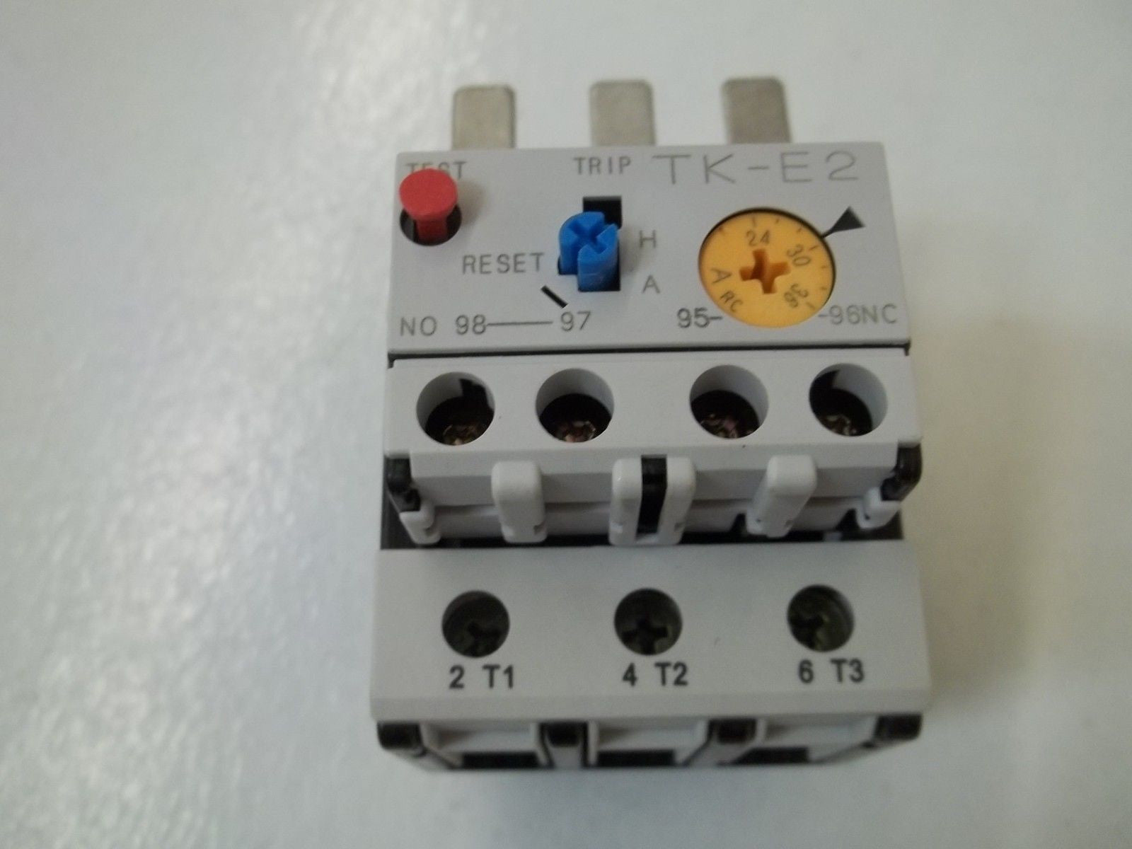 FUJI ELECTRIC TK-E2-3600 THERMAL OVERLOAD RELAY 24-36A *NEW IN BOX*