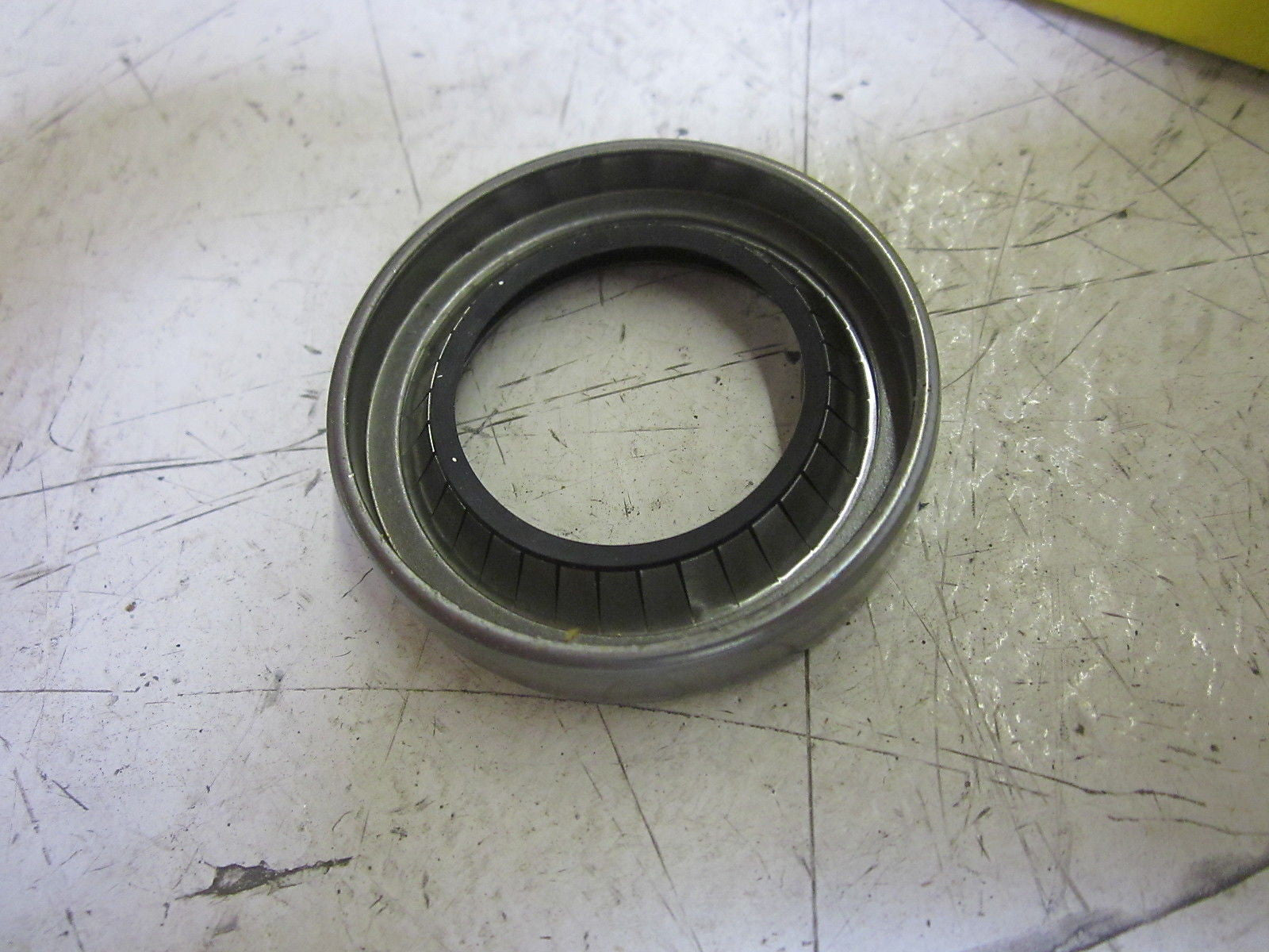 GARLOCK 63-0383 OIL SEALS *NEW IN BOX*