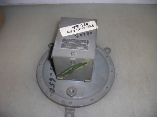 GENERAL ELECTRIC CR2927M12 AUTOMATIC VACUUM SWITCH 21121ECZZ7 *USED*