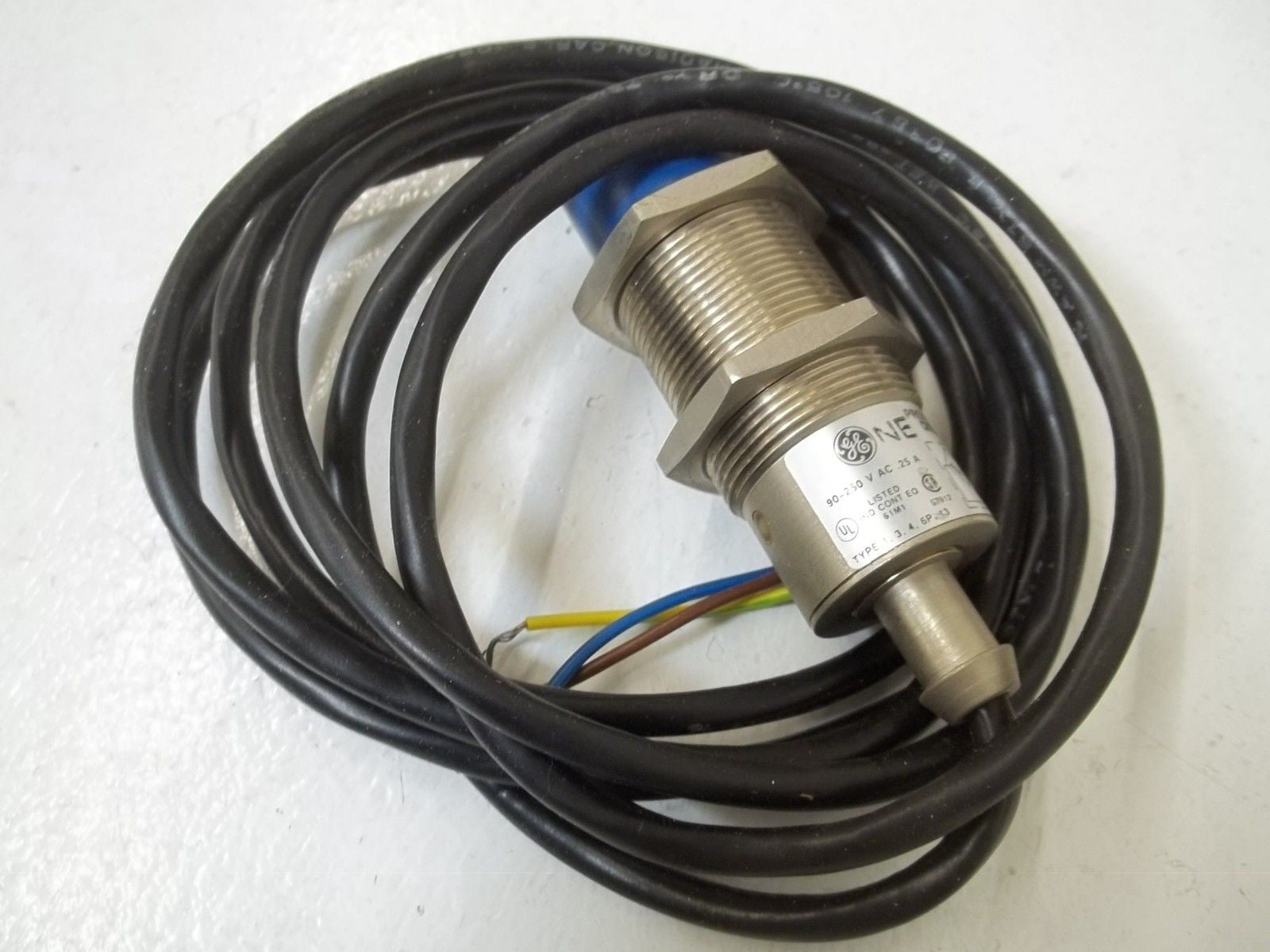 GE CR215DB30UA2HB PROXIMITY SENSOR *USED*