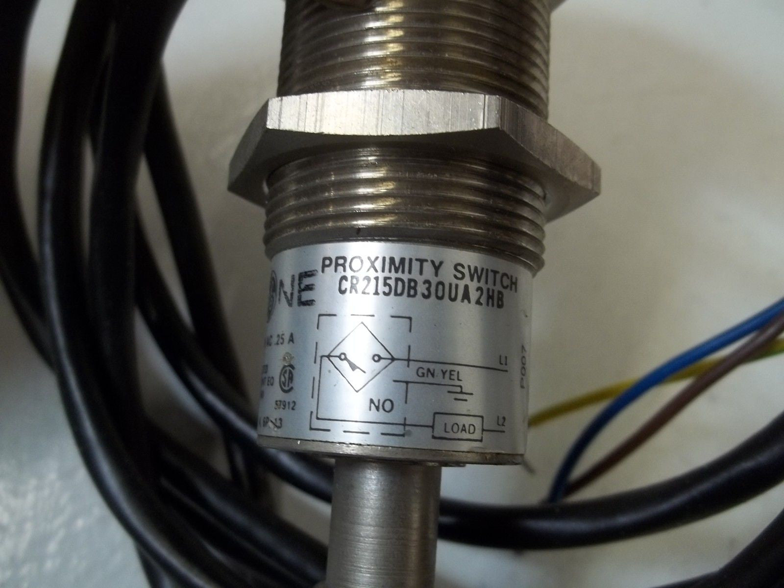 GE CR215DB30UA2HB PROXIMITY SENSOR *USED*