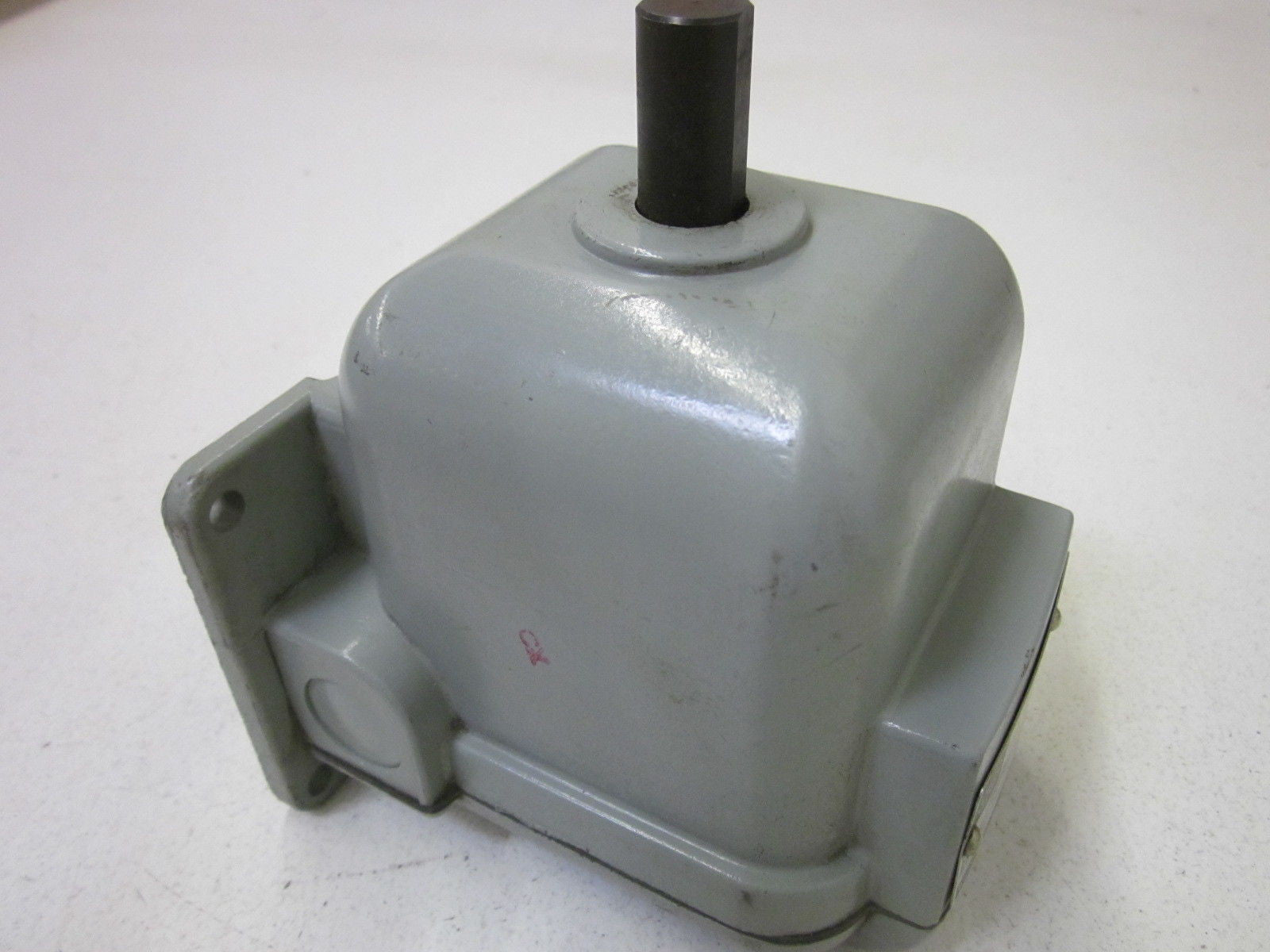 GE CR2962 F2G PLUGGING SWITCH *USED*