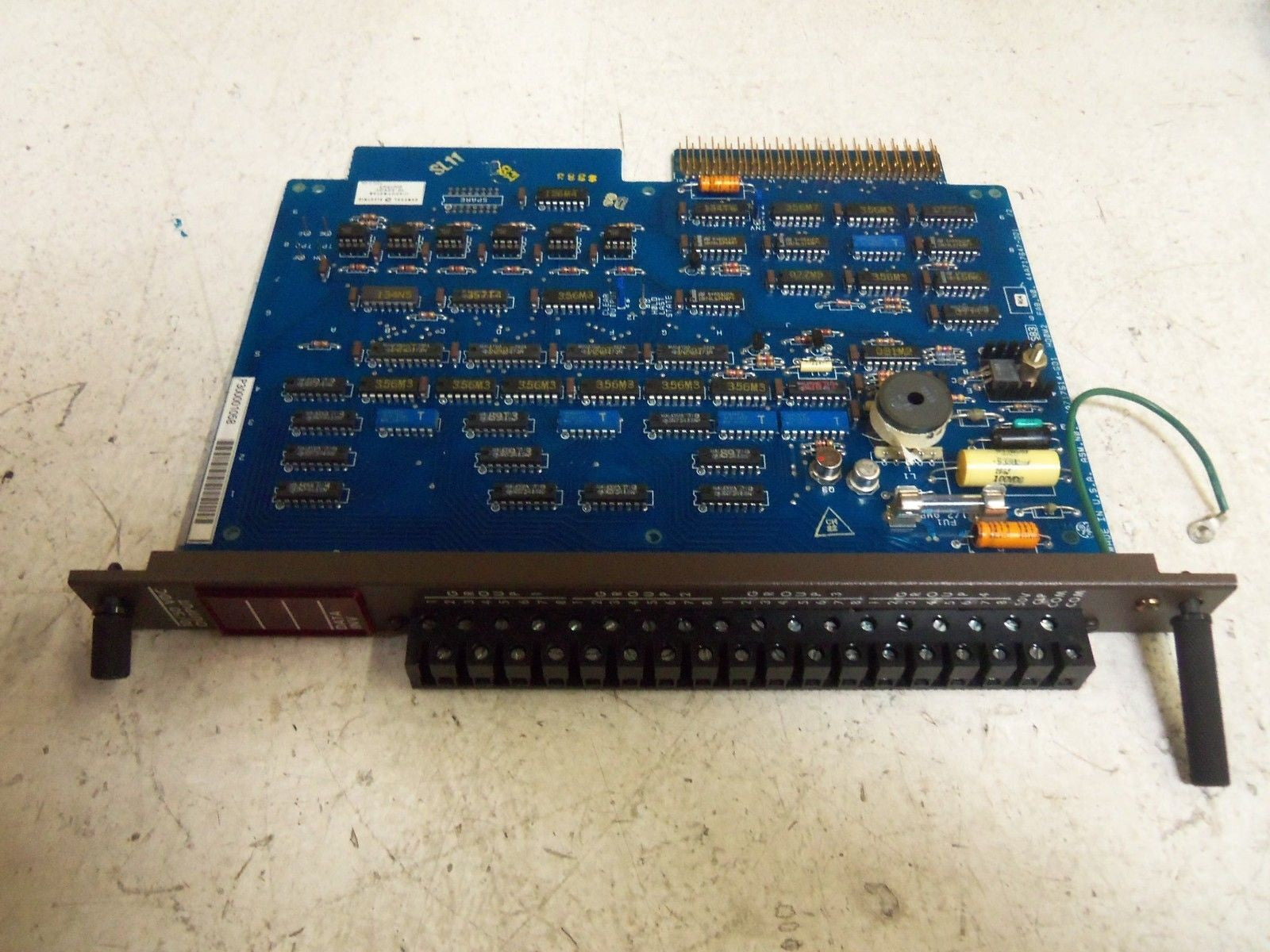 GE FANUC IC600YB913B OUTPUT MODULE *USED*