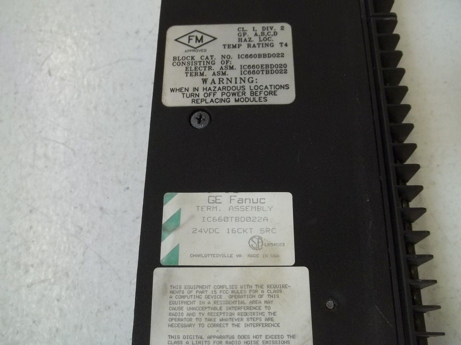 GE FANUC IC660EBD020E 24VDC SOURCE IN/OUT *USED*