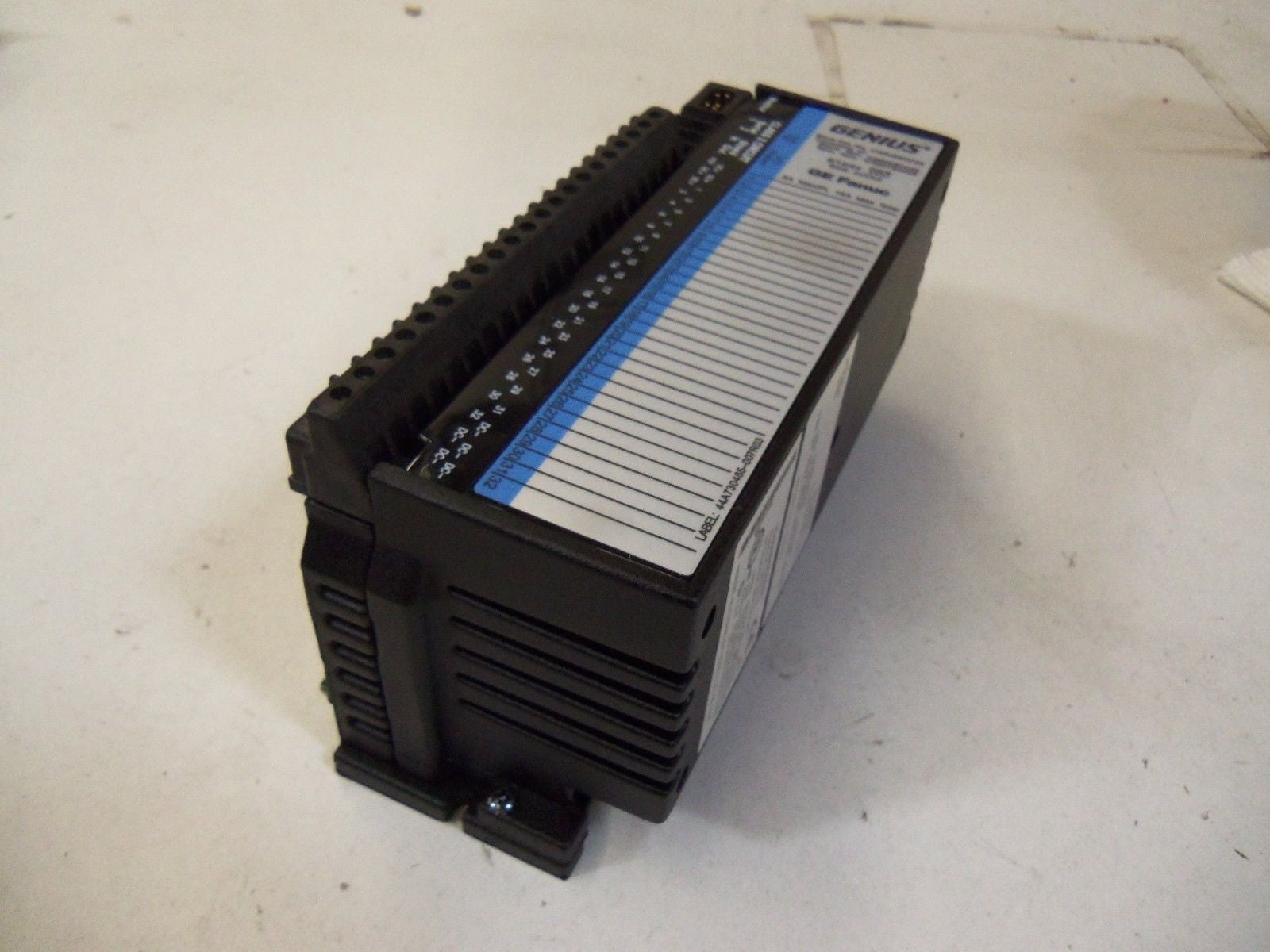 GE FANUC IC660TBD025L GENIUS BLOCK *NEW NO BOX*