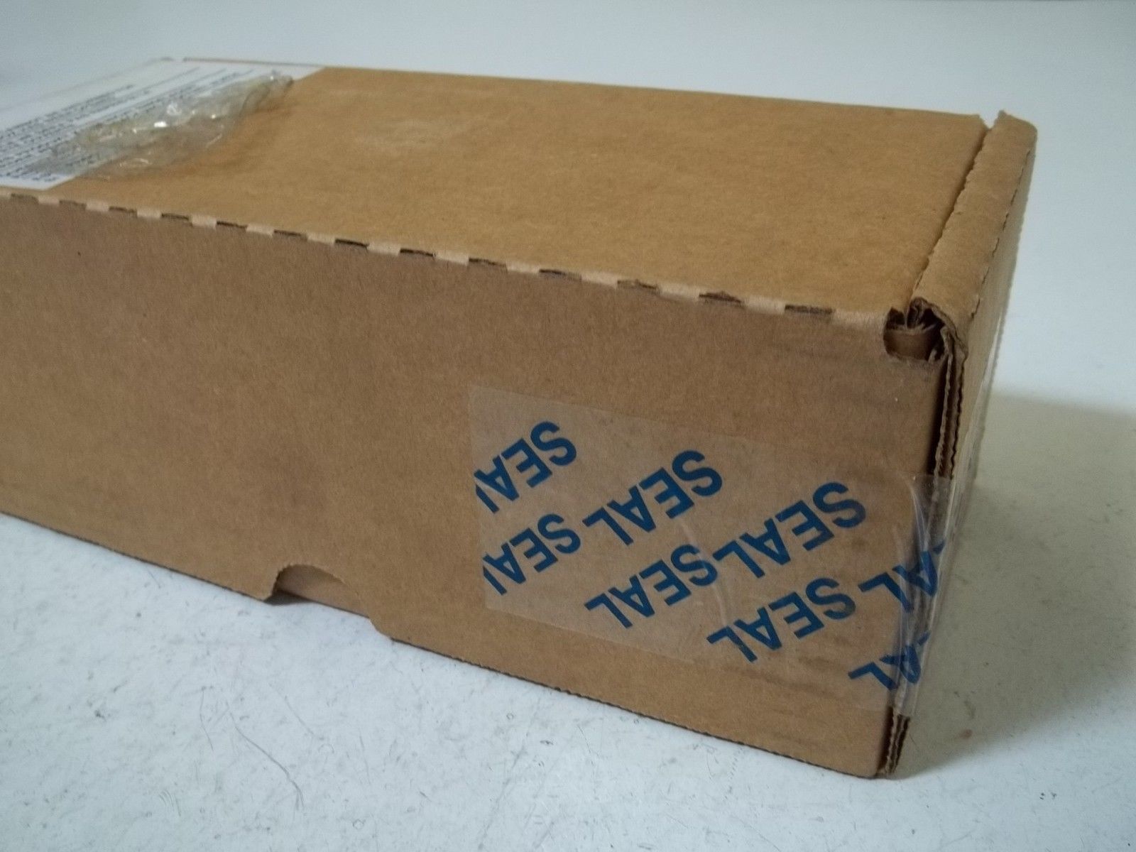 GE FANUC IC660TSD100K 9PT TERMINAL ASM 115VAC 50/60HZ *FACTORY SEALED*