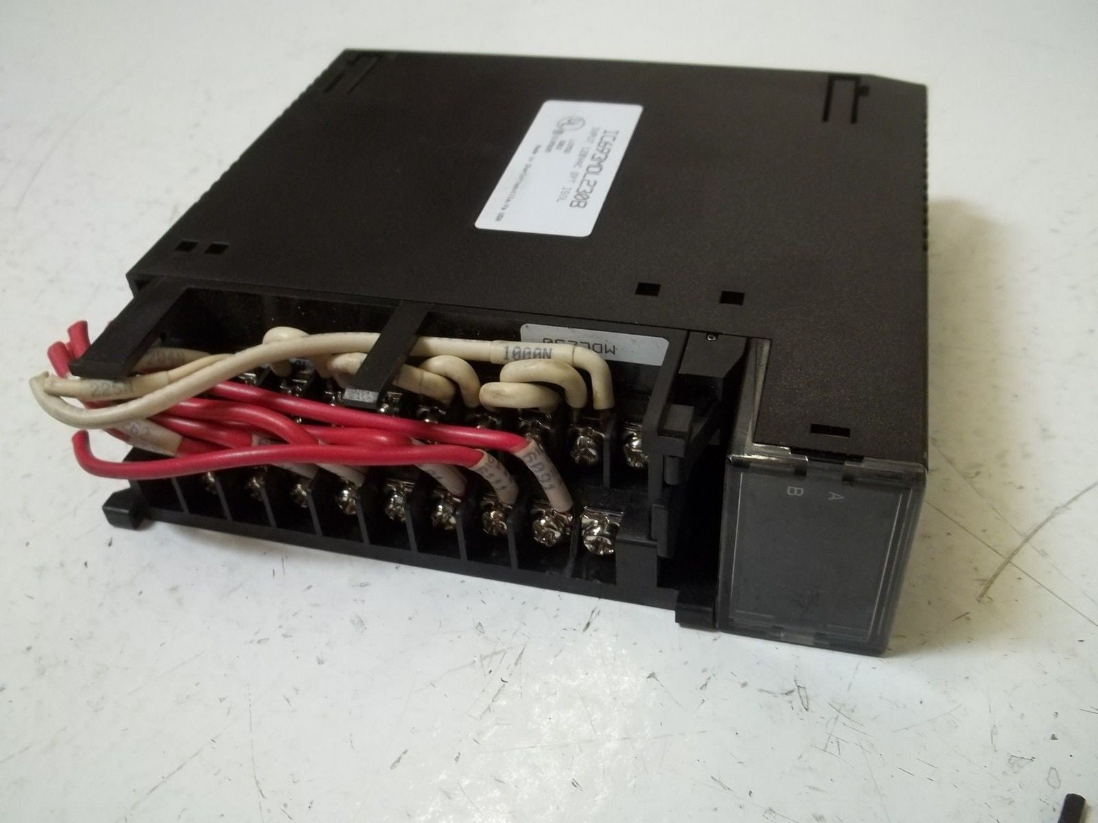 GE FANUC IC693MDL230B INPUT MODULE (AS PICTURED) *USED*