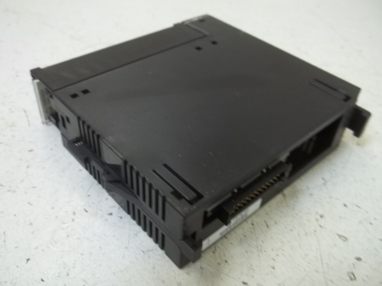 GE FANUC IC693MDL734C OUTPUT 125VDC 1A 6PT POS/NEG *NEW NO BOX*