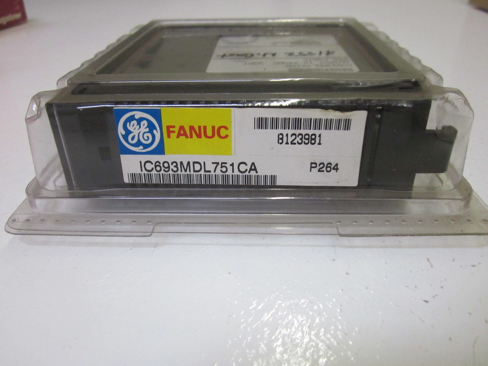 GE FANUC  IC693MDL751CA OUTPUT 12-24VDC 32PT POS LOGIC *NEW IN BOX*