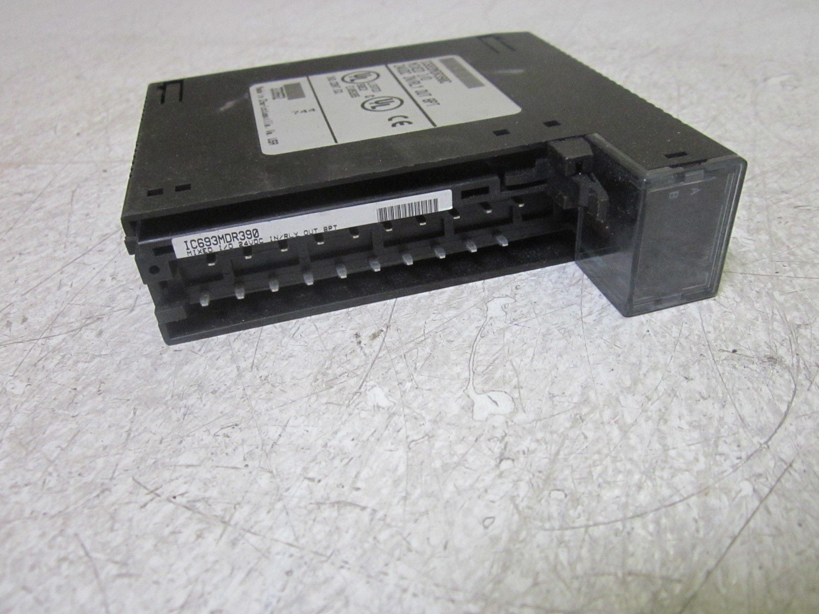 GE FANUC IC693MDR390C MIXED I/O IN/RLY OUT 8PT 24VDC *AS IS*