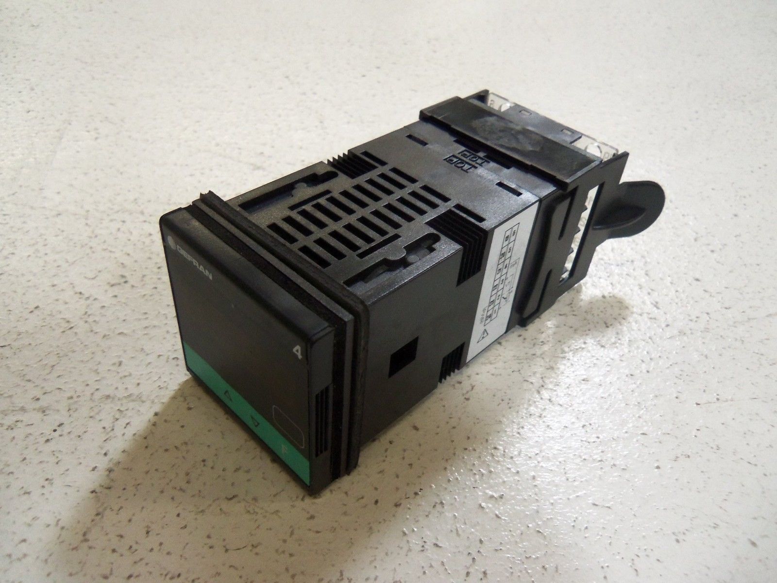 GEFRAN TEMPERATURE  CONTROLLER 4T-48-4-24-1-000 *NEW NO BOX*