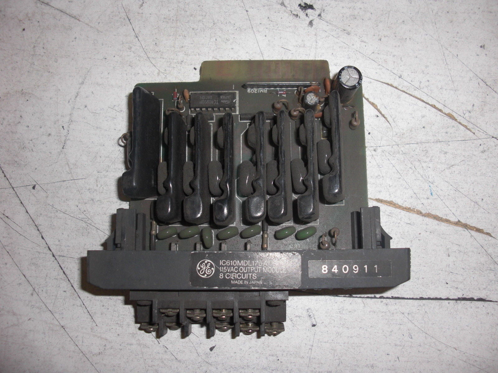 GE FANUC SERIES ONE IC610MDL175A OUTPUT MODULE *USED*