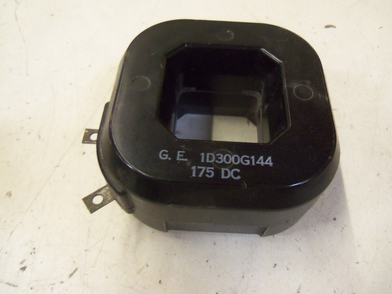 GENERAL ELECTRIC 1D300G144 *USED*