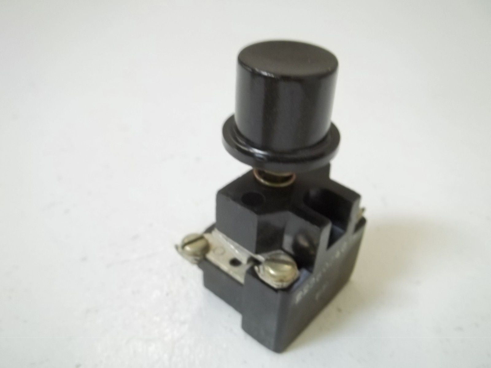 GENERAL ELECTRIC 2236024G12 PUSHBUTTON *NEW IN BOX*