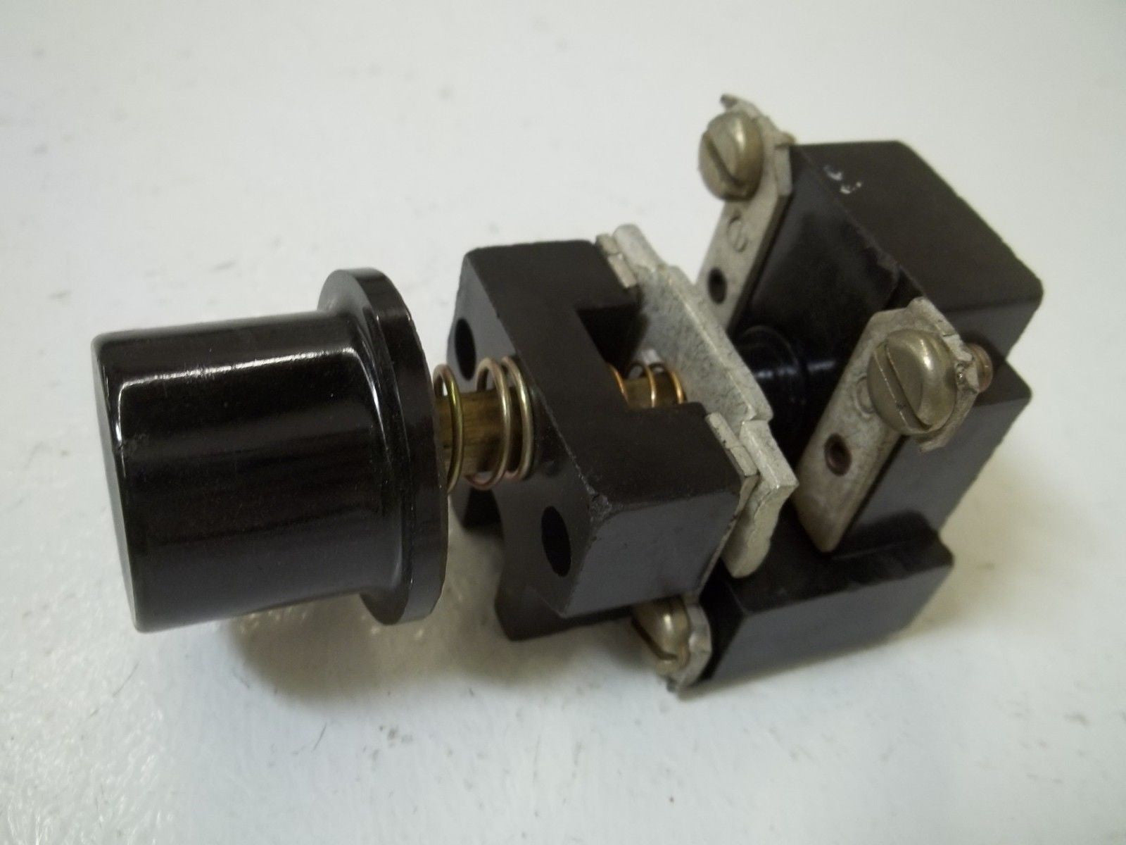 GENERAL ELECTRIC 2236024G12 PUSHBUTTON *NEW IN BOX*