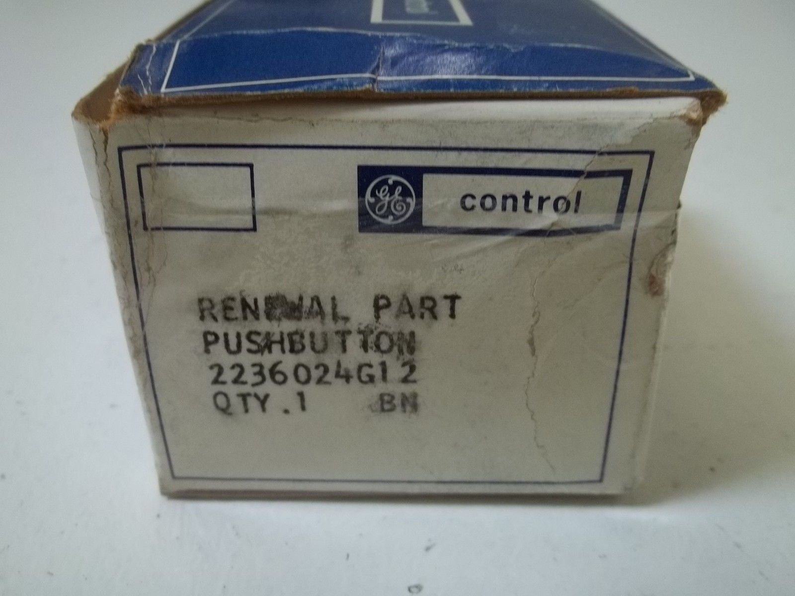 GENERAL ELECTRIC 2236024G12 PUSHBUTTON *NEW IN BOX*