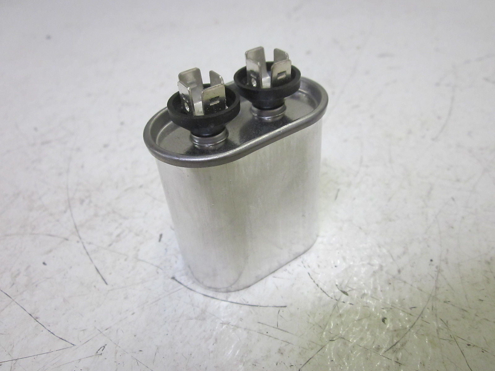 GENERAL ELECTRIC 97F5503S CAPACITOR 370VAC *USED*