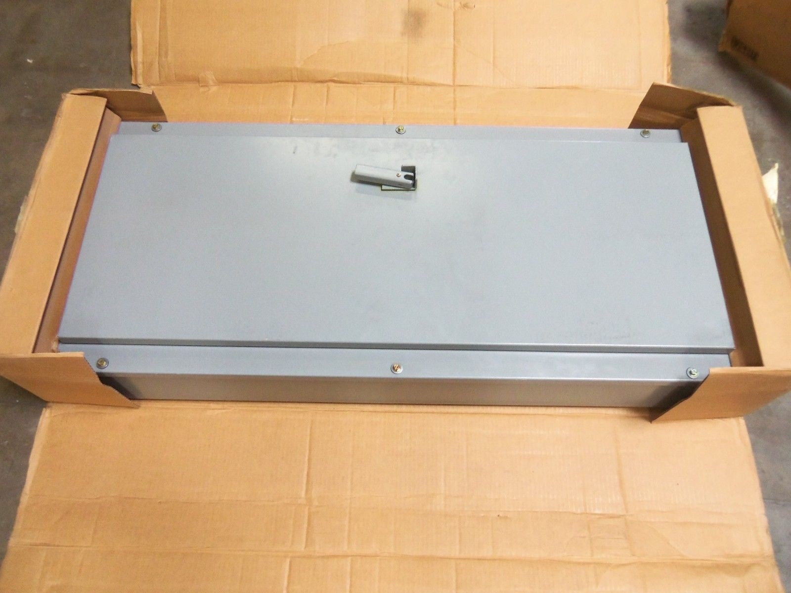GENERAL ELECTRIC AB493 ENCLOSURE *NEW IN BOX*