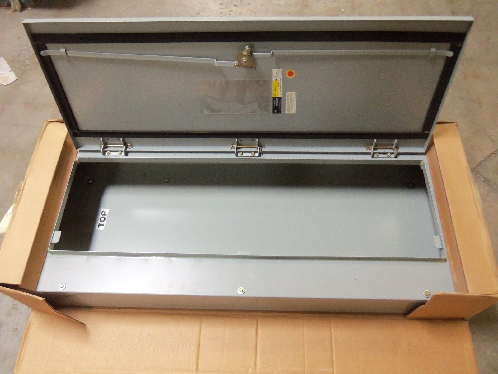 GENERAL ELECTRIC AB493 ENCLOSURE *NEW IN BOX*