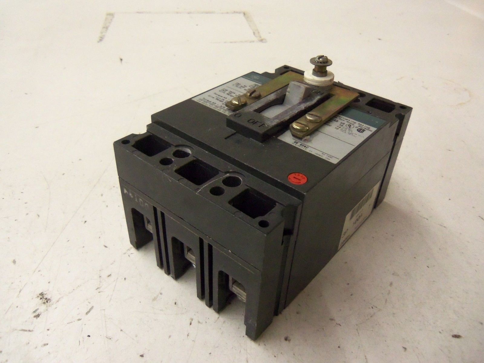 GENERAL ELECTRIC TED134100 CIRCUIT BREAKER 100A (GREEN) *USED*