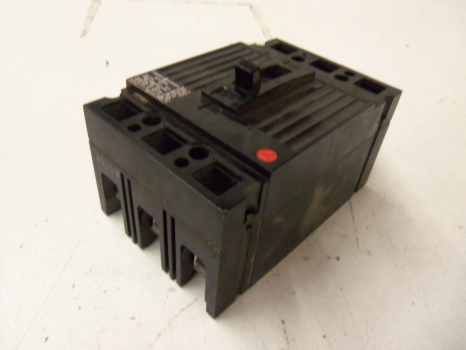 GENERAL ELECTRIC CIRCUIT BREAKER TED134015WL *USED*