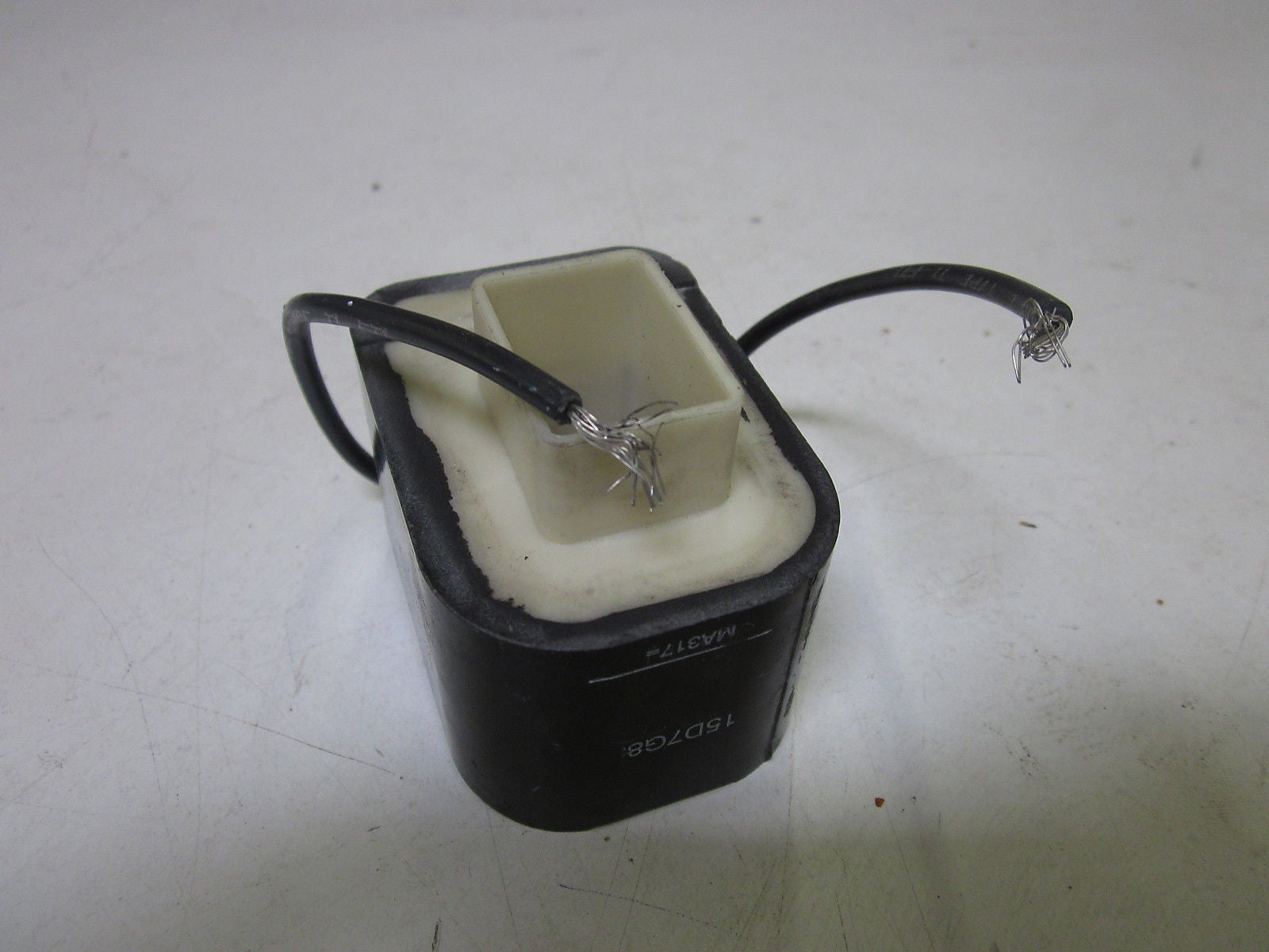 GENERAL ELECTRIC COIL 15D7G8 *NEW NO BOX*