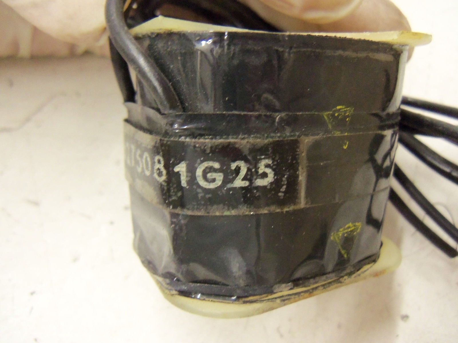 GENERAL ELECTRIC COIL 6C275081G25 (CORNER HAS A CHIP) *NEW NO BOX*