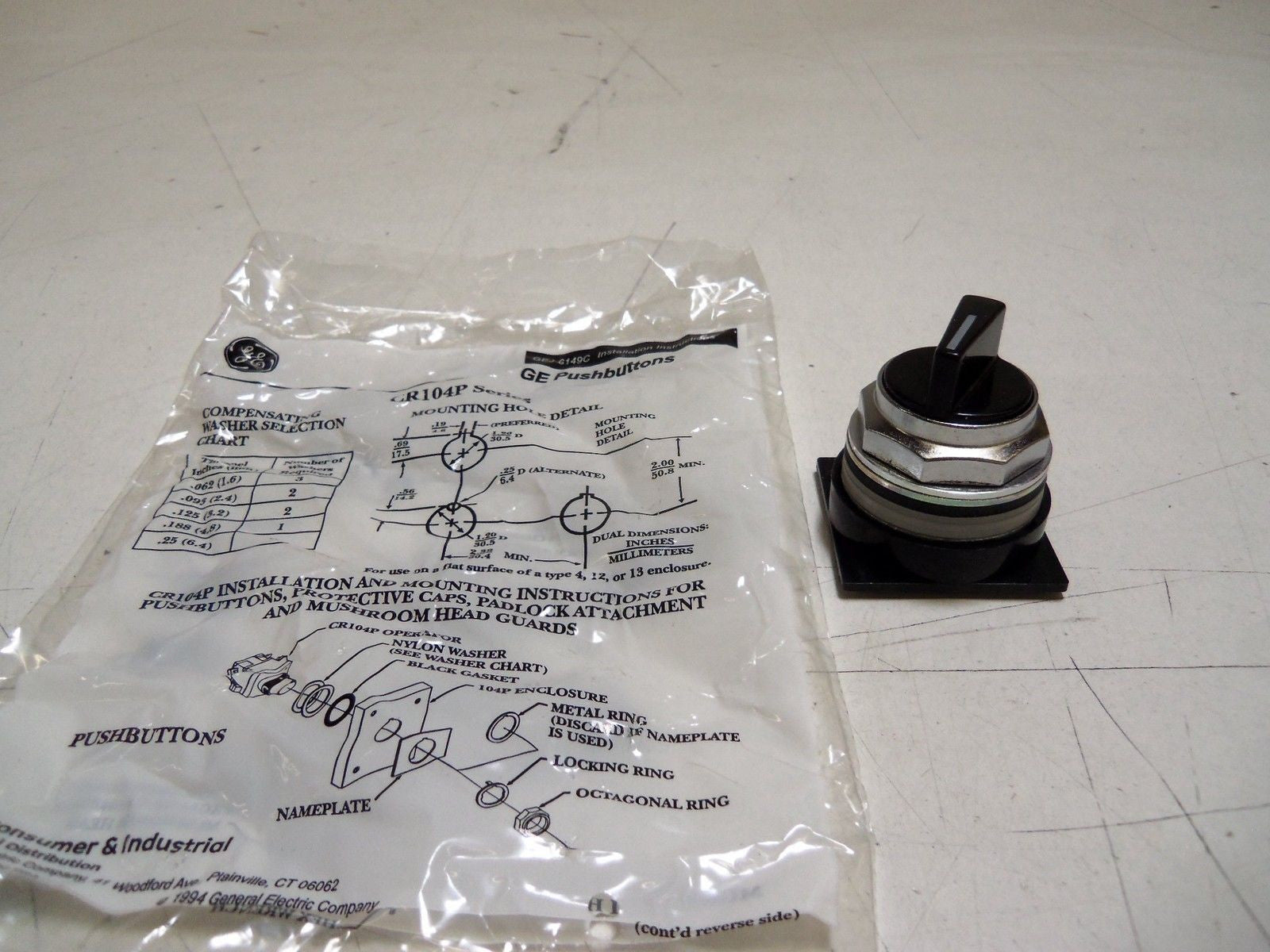 GENERAL ELECTRIC CR104PSG34B SELECTOR SWITCH  *NEW IN BOX*