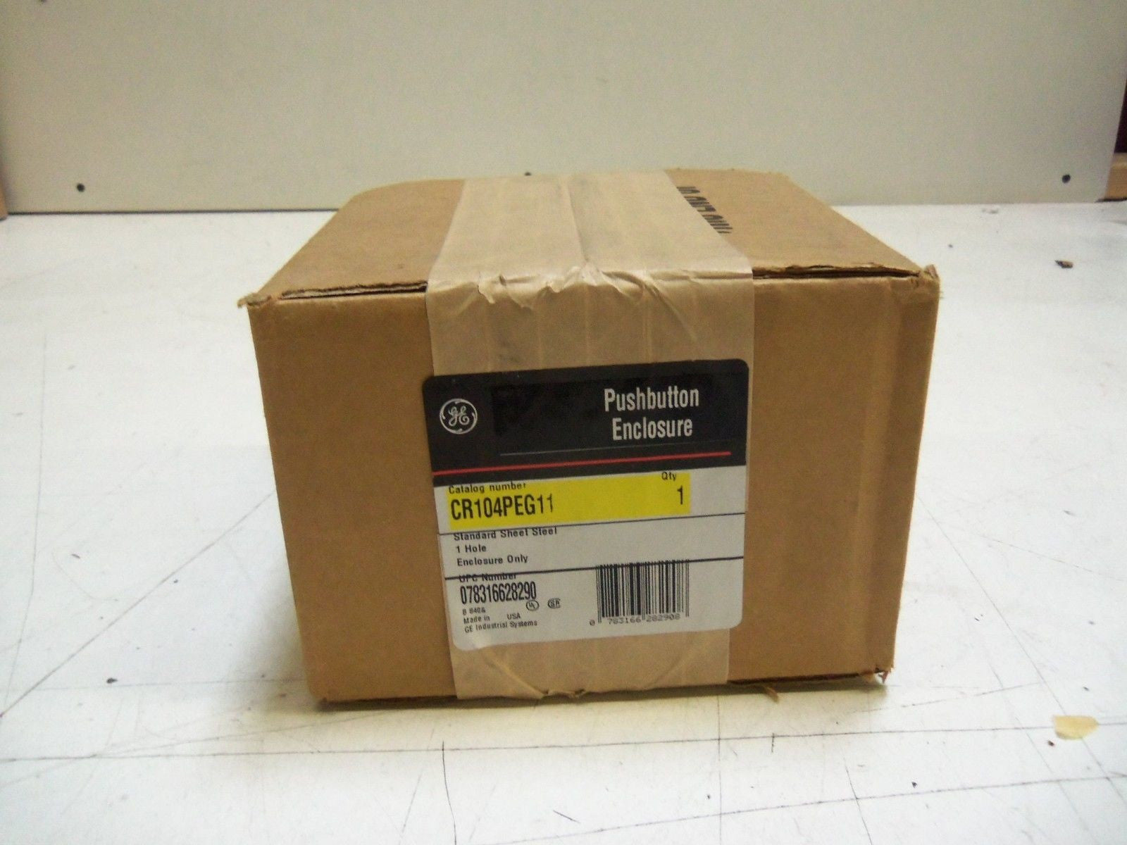 GENERAL ELECTRIC CR104PEG11 PUSHBUTTON ENCLOSURE 1 HOLE *FACTORY SEALED*