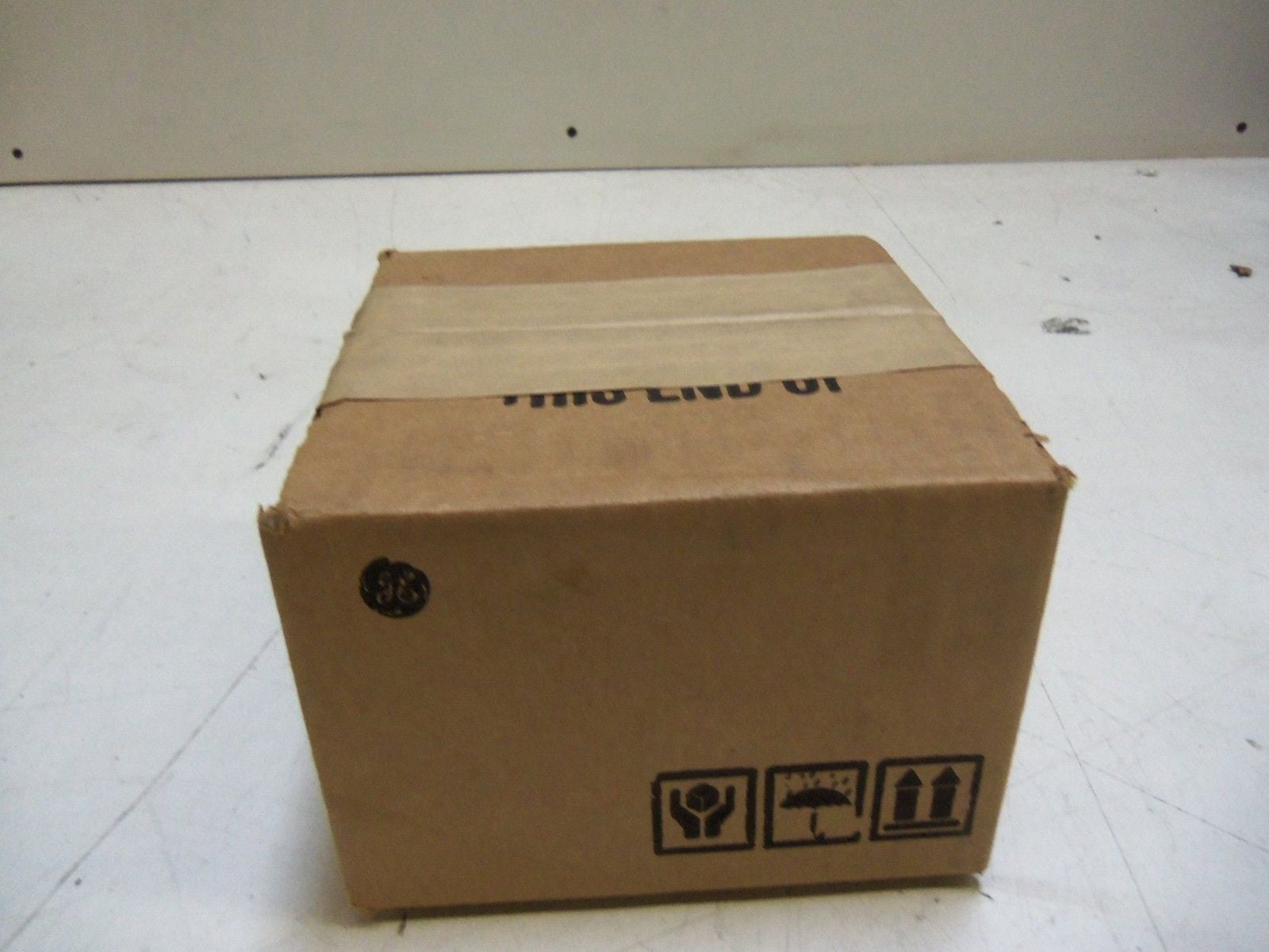 GENERAL ELECTRIC CR104PEG11 PUSHBUTTON ENCLOSURE 1 HOLE *FACTORY SEALED*