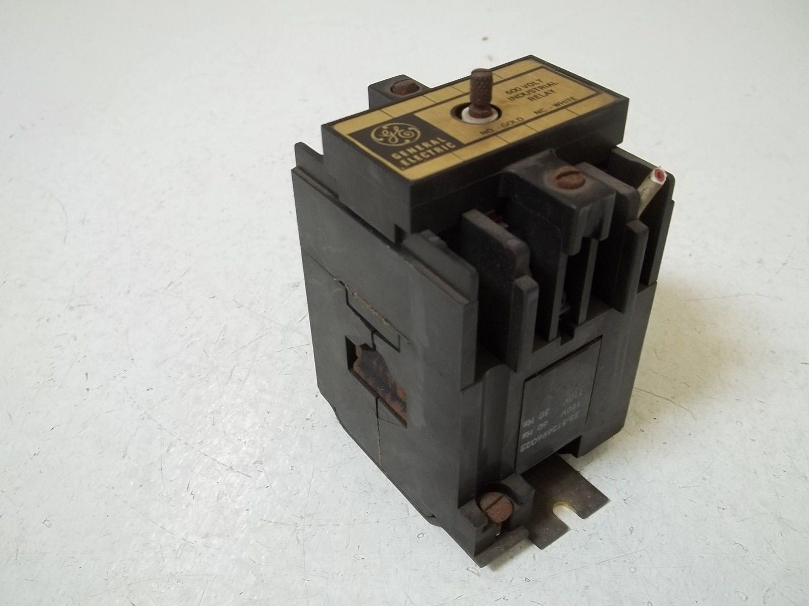 GENERAL ELECTRIC CR120B020** SER.A CONTACTOR *USED*