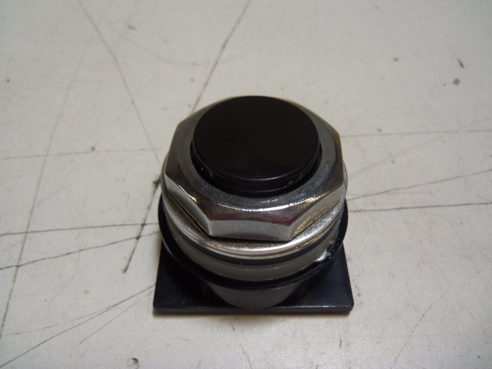 GENERAL ELECTRIC CR104PBG00B2 PUSHBUTTON *NEW IN BOX*