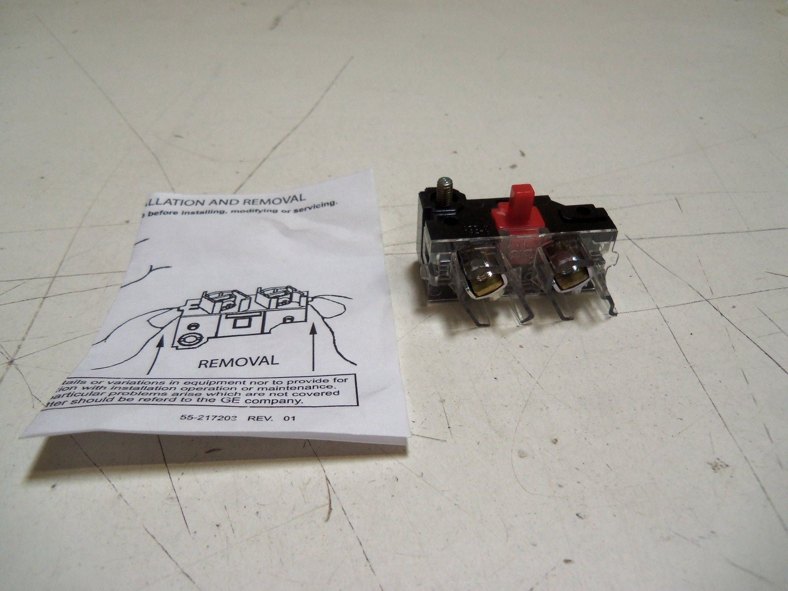 GENERAL ELECTRIC CR104PXC01 CONTACT BLOCK*NEW IN BOX*