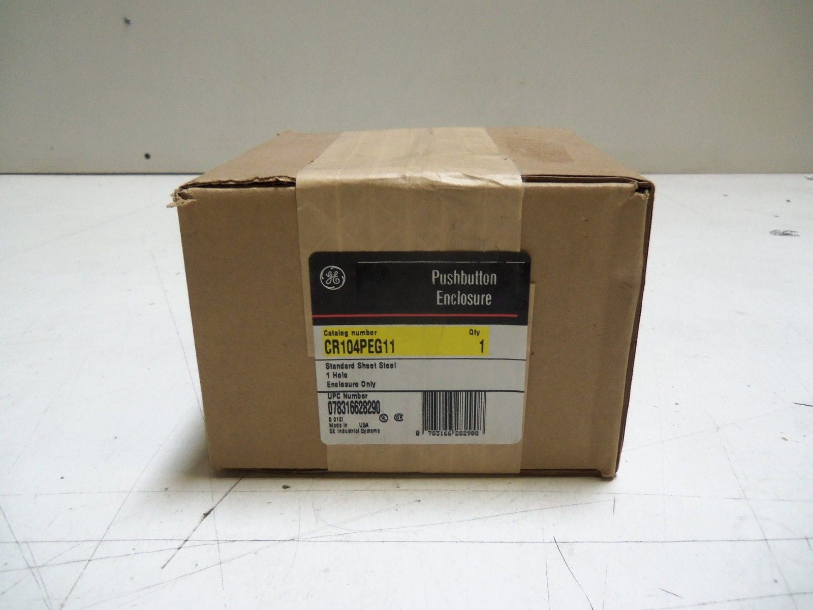 GENERAL ELECTRIC CR104PEG11 PUSHBUTTON ENCLOSURE 1 HOLE  *FACTORY SEALED*