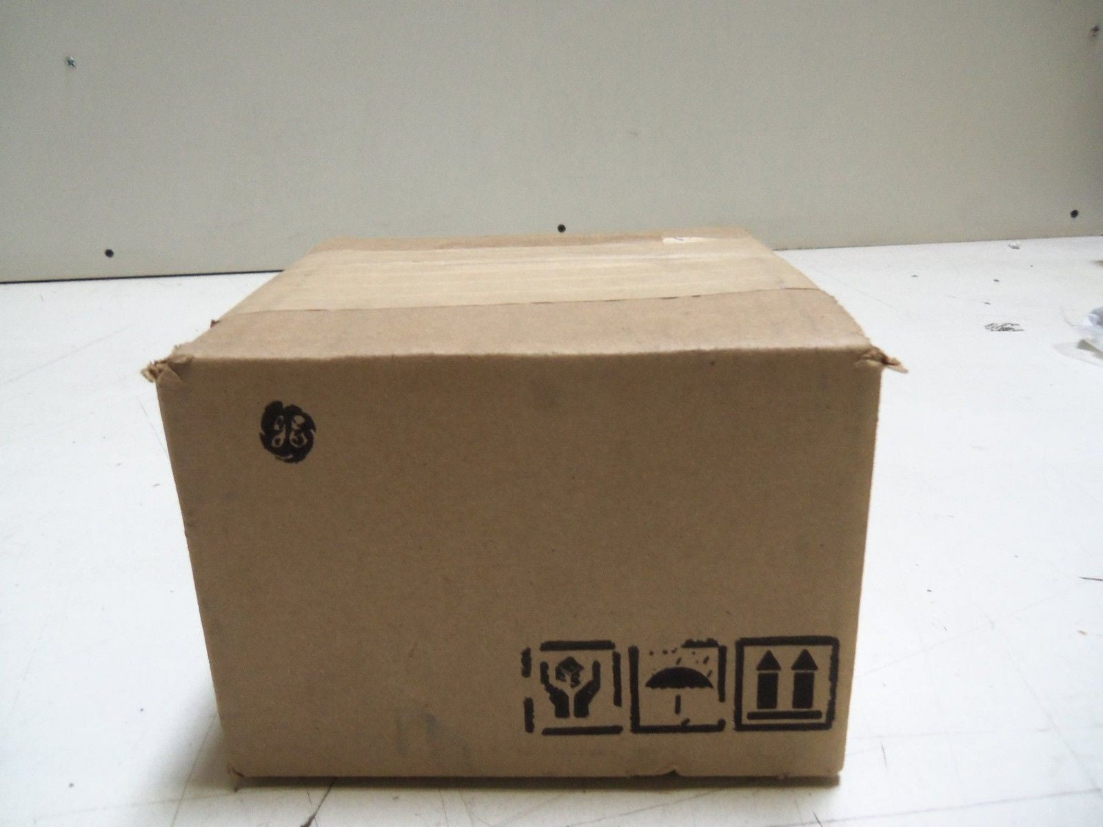 GENERAL ELECTRIC CR104PEG11 PUSHBUTTON ENCLOSURE 1 HOLE  *FACTORY SEALED*