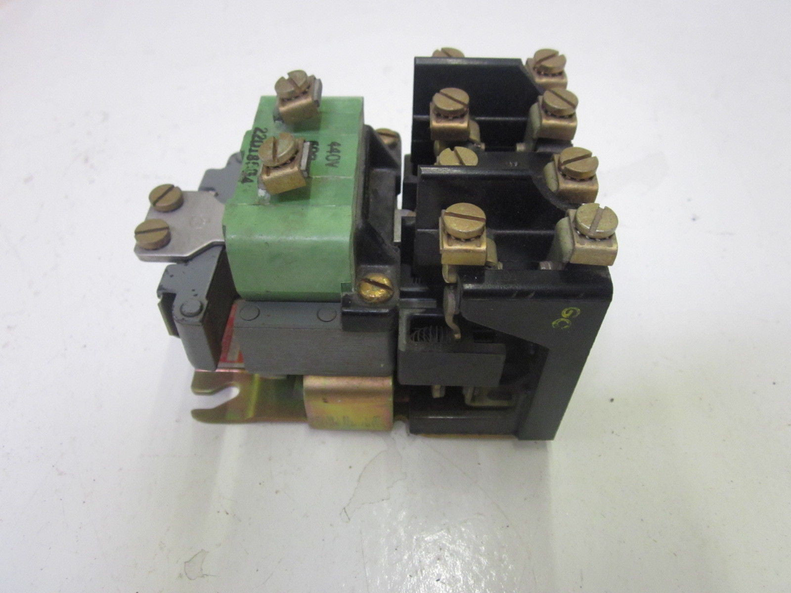 GENERAL ELECTRIC CR2810A14AC RELAY 380/440V *USED*