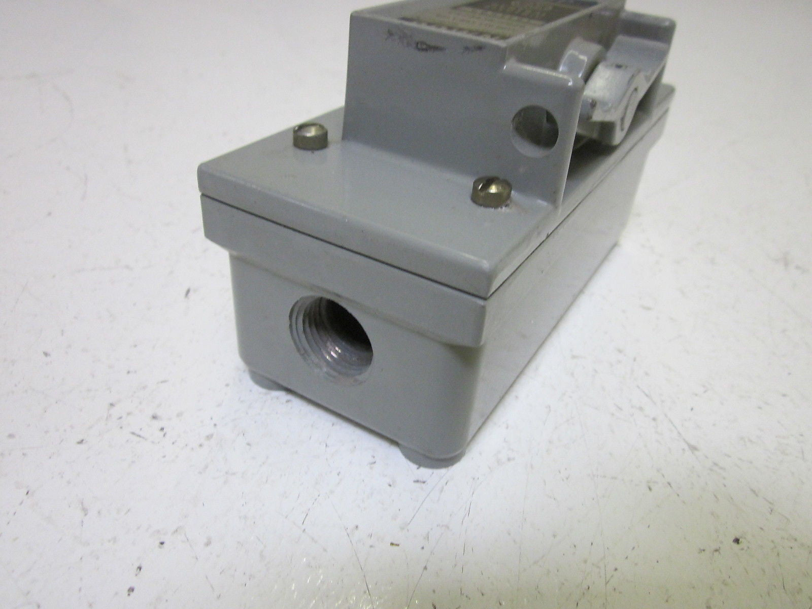 GENERAL ELECTRIC CR2943NJ202G PUSH STATION *USED*