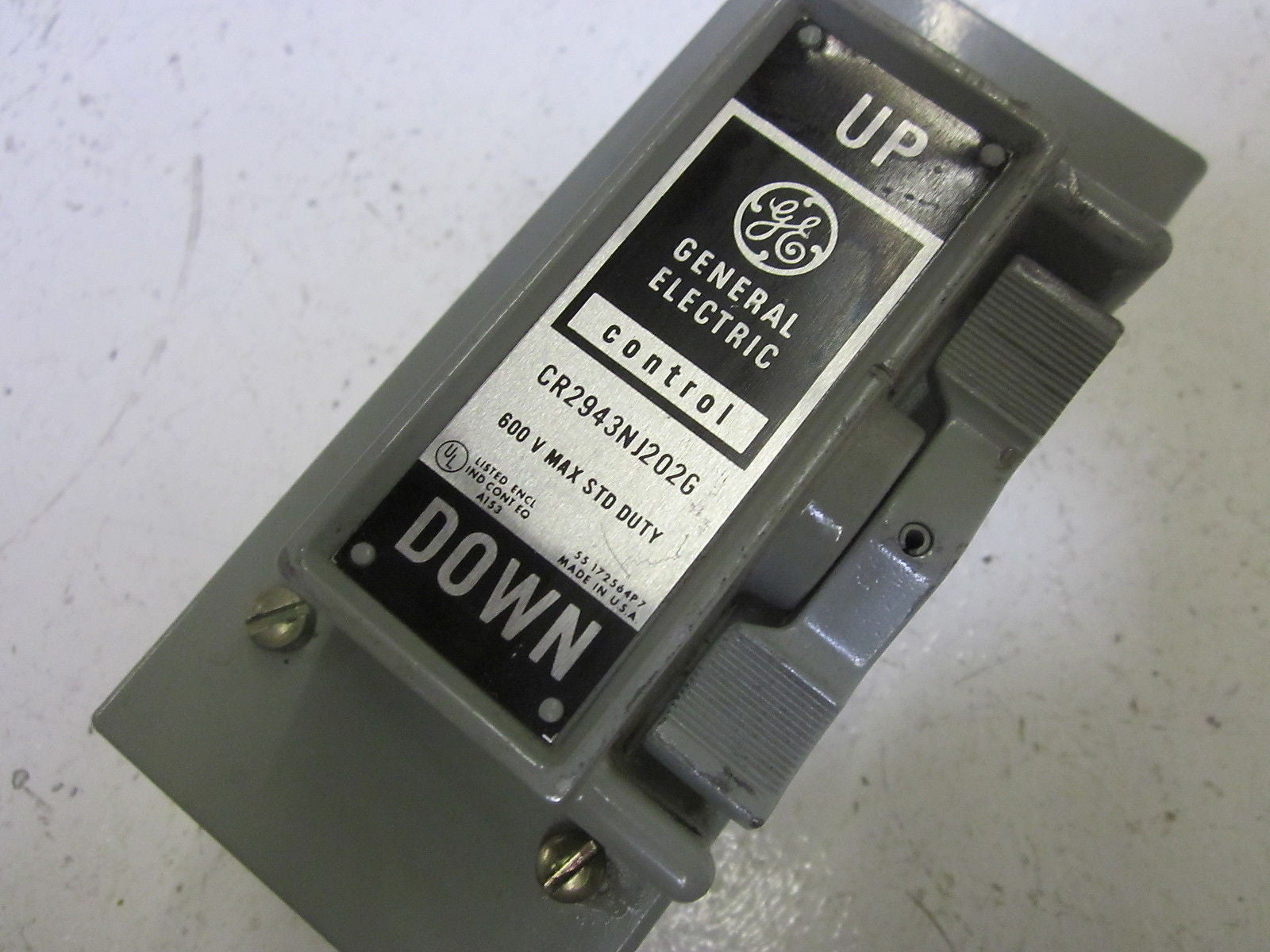 GENERAL ELECTRIC CR2943NJ202G PUSH STATION *USED*