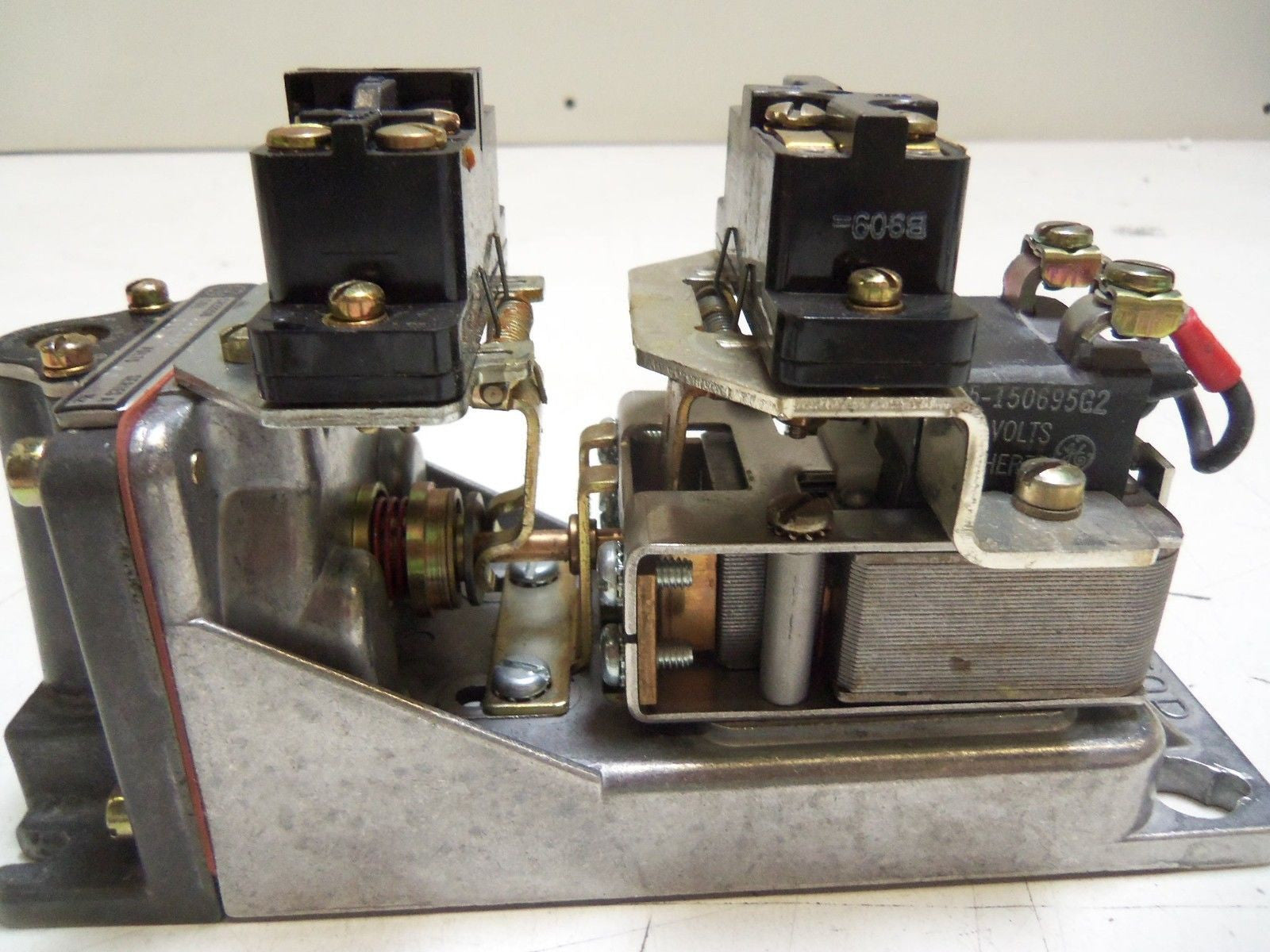 GENERAL ELECTRIC CR2820B119AA2 PNEUMATIC TIME DELAY RELAY *NEW IN BOX*