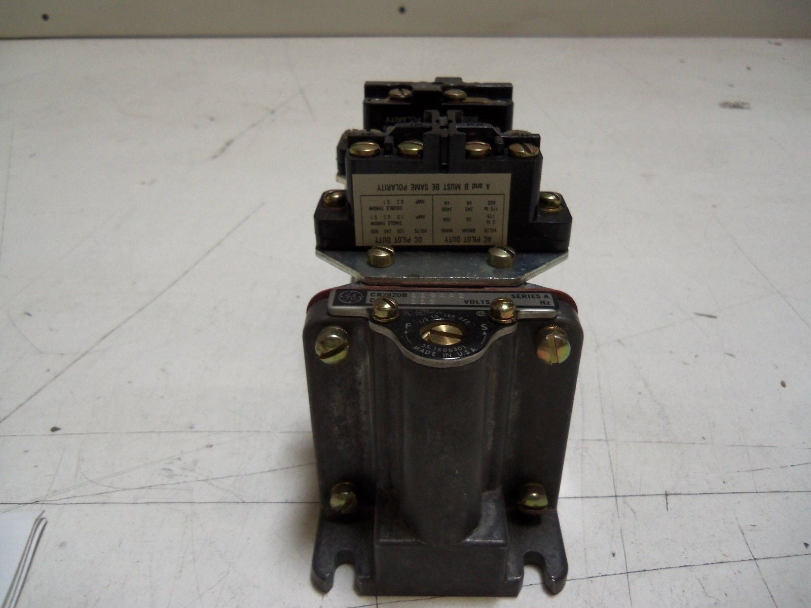 GENERAL ELECTRIC CR2820B119AA2 PNEUMATIC TIME DELAY RELAY *NEW IN BOX*