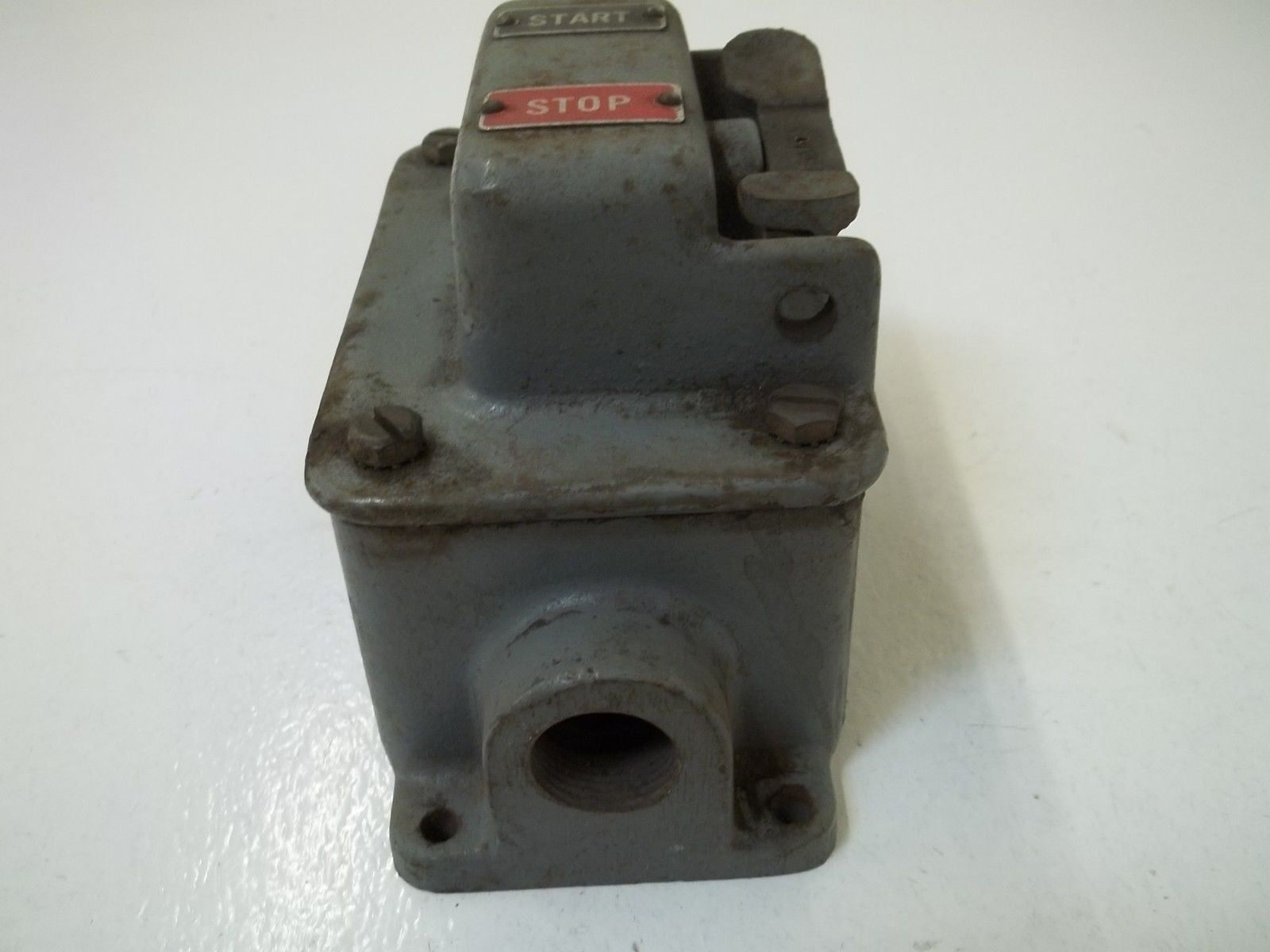 GENERAL ELECTRIC CR2940NJ10A START/STOP PUSHBUTTON STATION *USED*