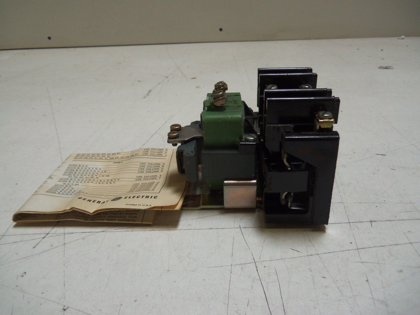 GENERAL ELECTRIC CR2810A14DE22  RELAY *NEW IN BOX*