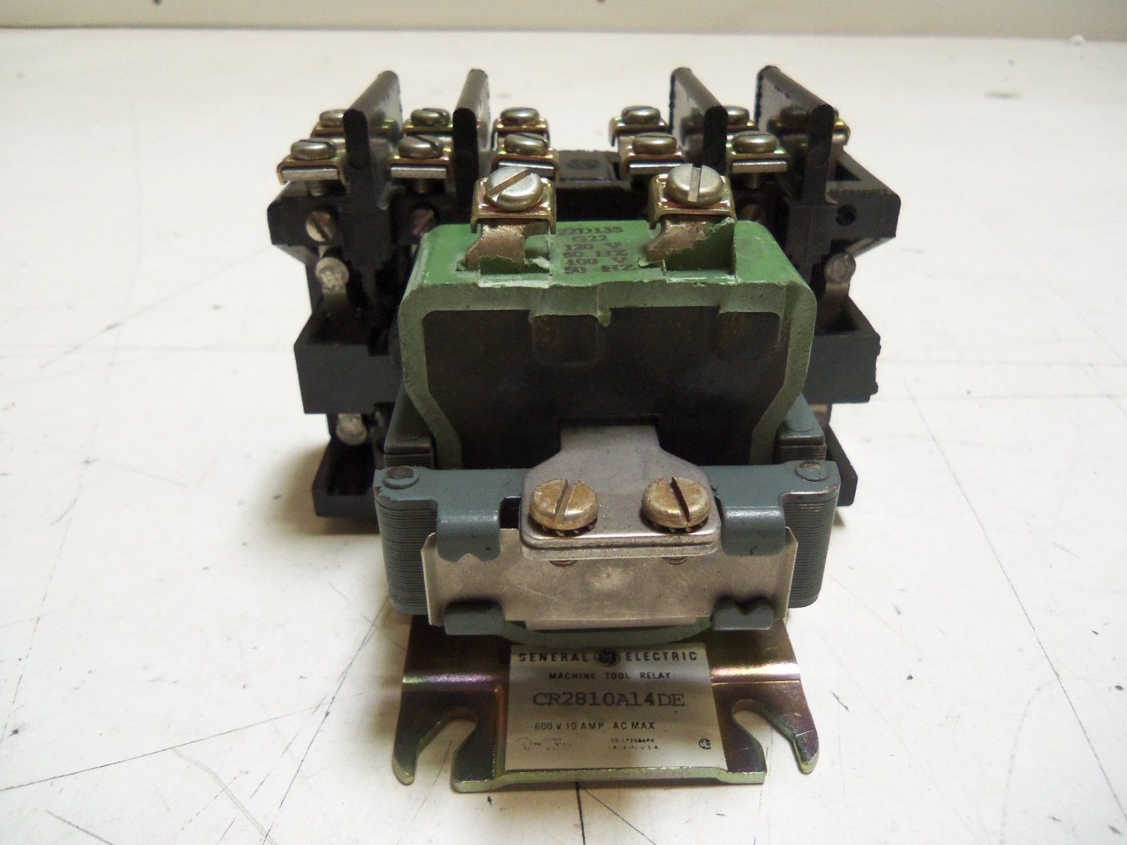 GENERAL ELECTRIC CR2810A14DE22  RELAY *NEW IN BOX*