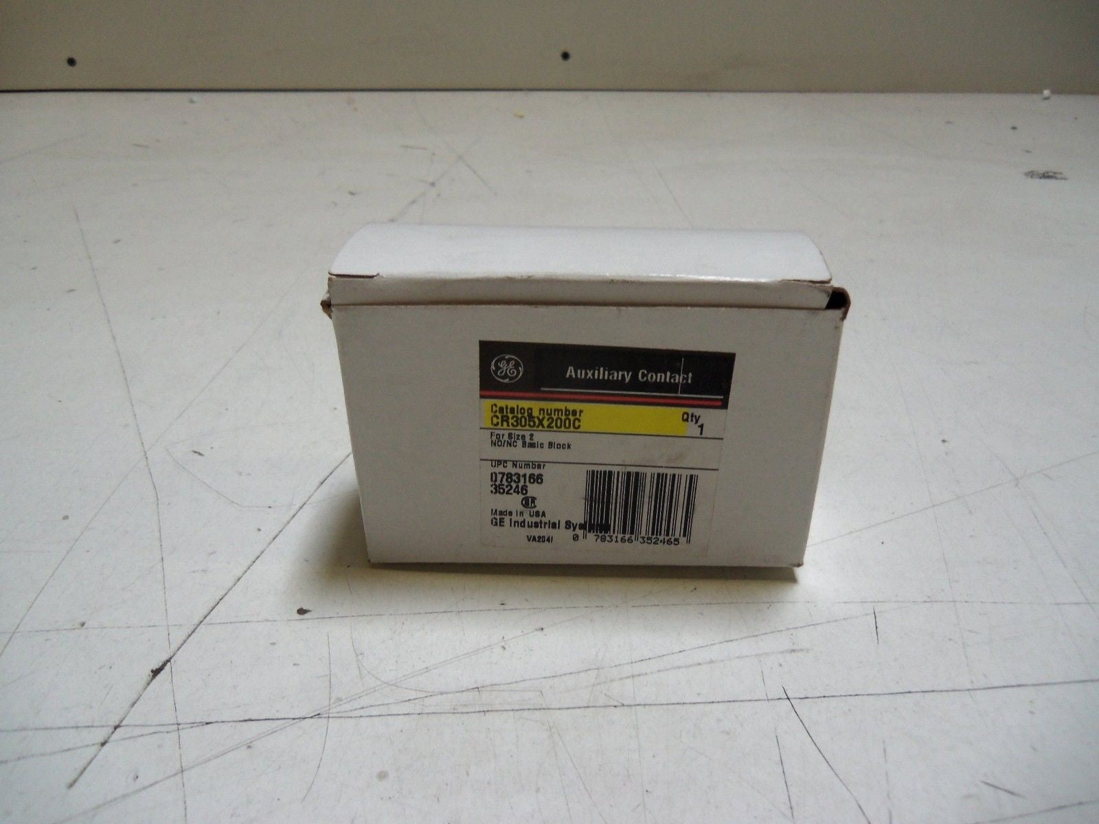 GENERAL ELECTRIC CR305X200C AUXILIARY CONTACT *NEW IN BOX*
