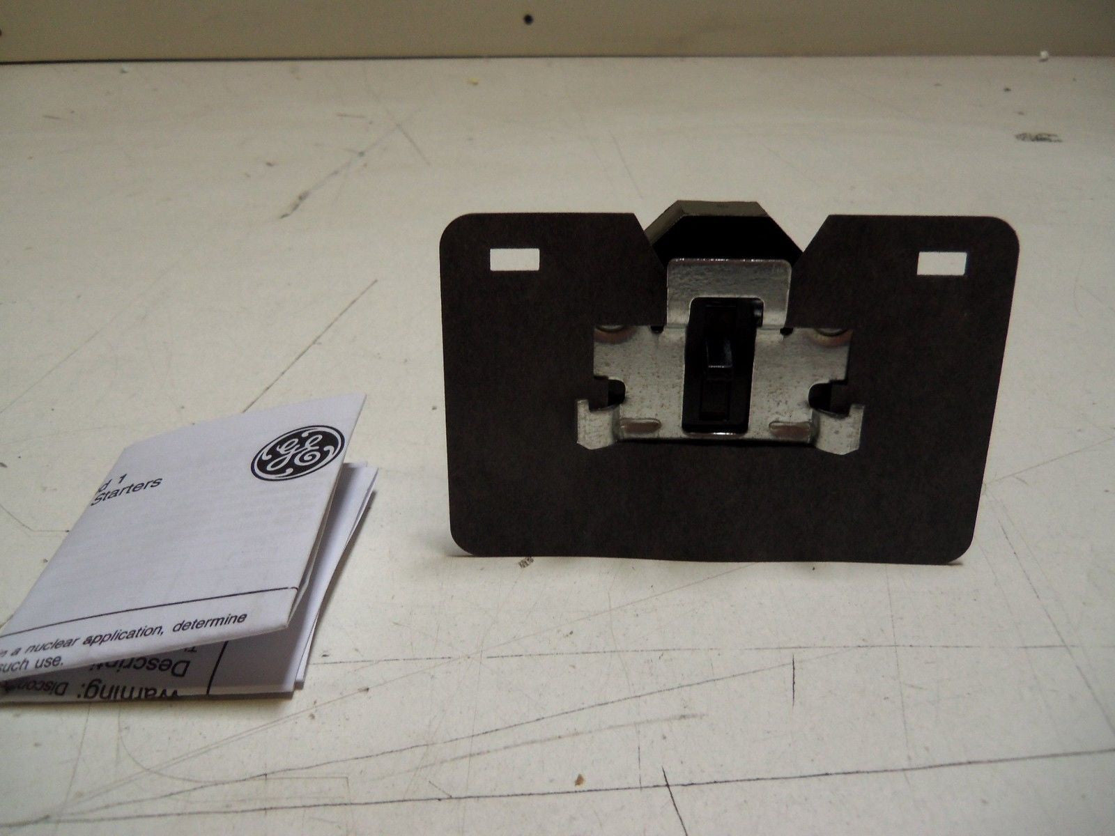 GENERAL ELECTRIC CR305X200C AUXILIARY CONTACT *NEW IN BOX*